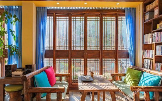 Manshan Caotang Snow Mountain Viewing Boutique Inn