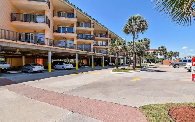 Maravilla Condos 111