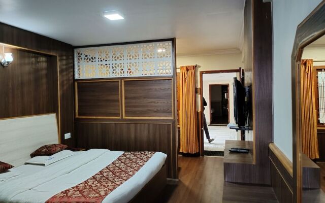 Hotel Alakapuri