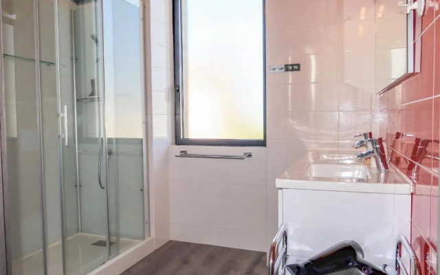 Holiday Home Ty Angèle - PLC239