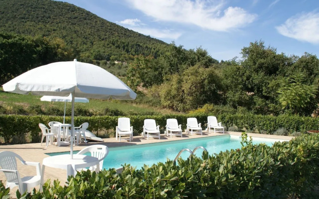 Belvilla by OYO Spacious Villa in Treia With Pool