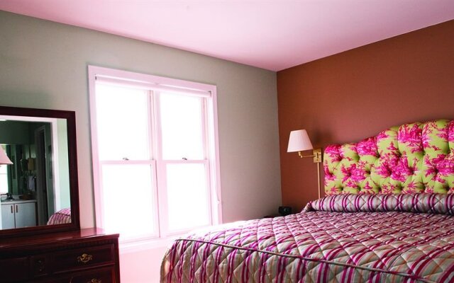 Harbor Place Studio Suites