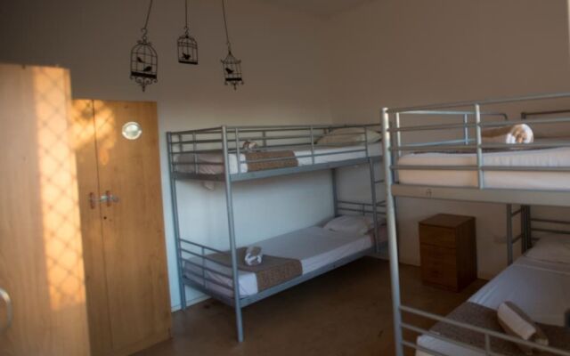 Roey Backpackers & Party Bar