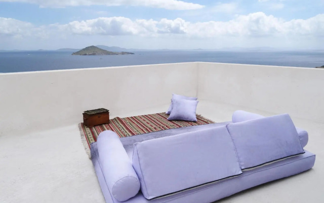 Apocosmo Resort