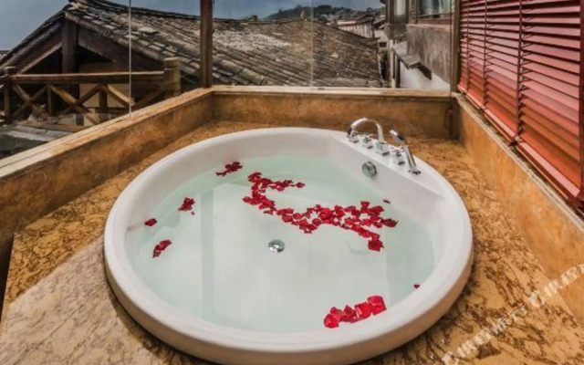 Sina Hotel Lijiang