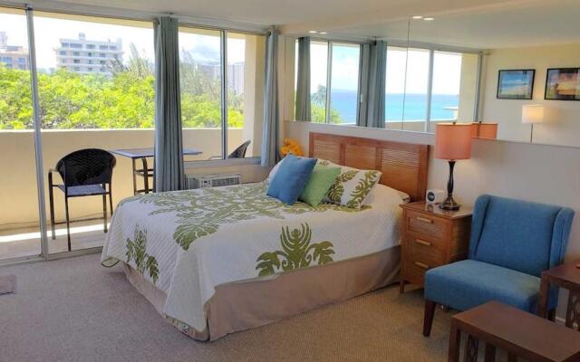 Diamond Head Beach Hotel 805