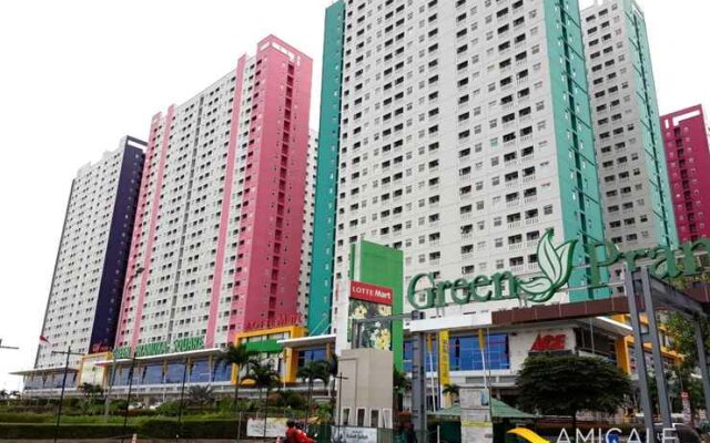Green Pramuka City Apartment by Amicale Room 01