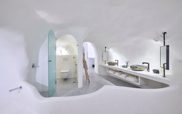 Cave Suite Oia