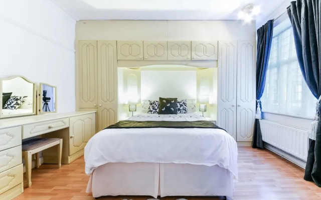 Cosy West End Flat min From Selfridges & Oxford st
