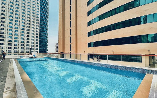 LUX - Binghatti Canal View Suite