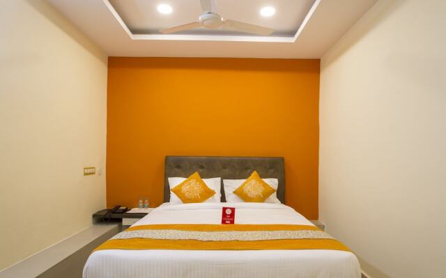 OYO 3968 Chandras Residency