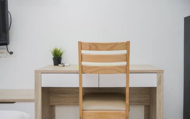 Comfortable Studio Apartment at Springwood Residence