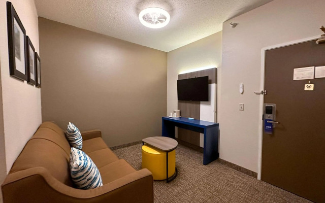 Country Inn & Suites by Radisson, Rock Falls, IL