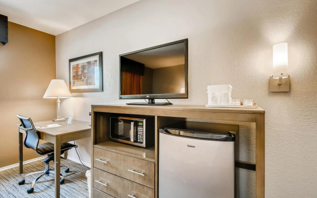 Orangewood Inn & Suites Midtown