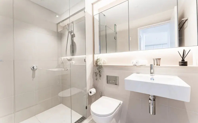 2-bed With Harbour Views & Outstanding Amenities