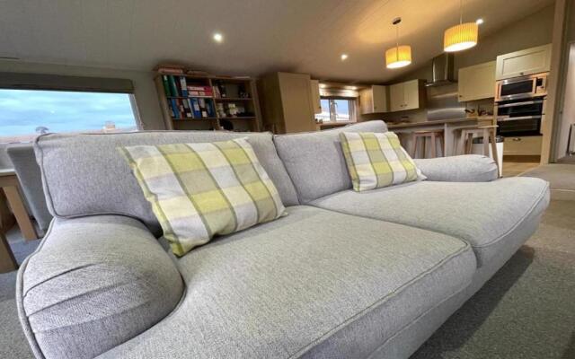 42 Woodland Walk Pevensey Bay Holiday Park sleeps 6