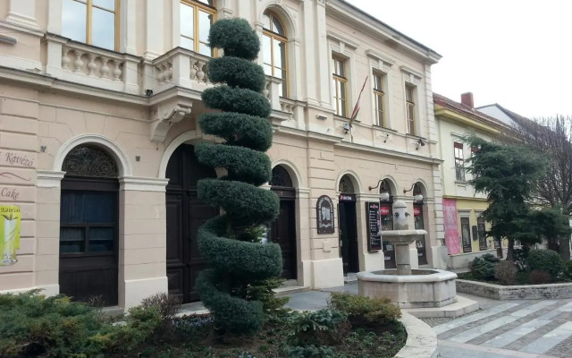 Pedestrian Street Apartment