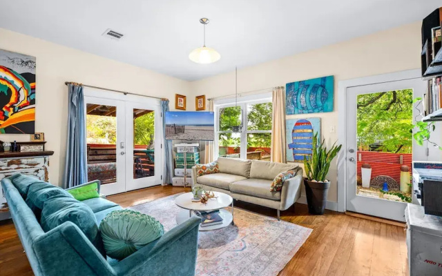 Eclectic 3 Bedroom Block From South Congress!