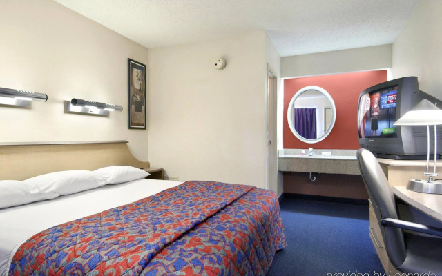 Red Roof Inn Detroit - Farmington Hills