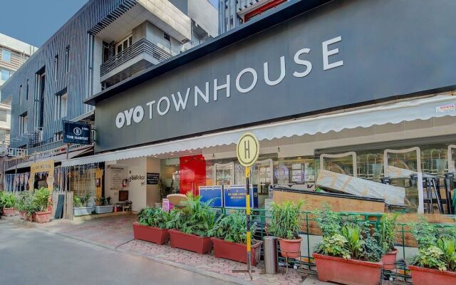 OYO Townhouse 046 Khar West Station