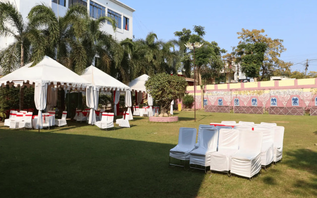 OYO 28157 Hotel Green Field