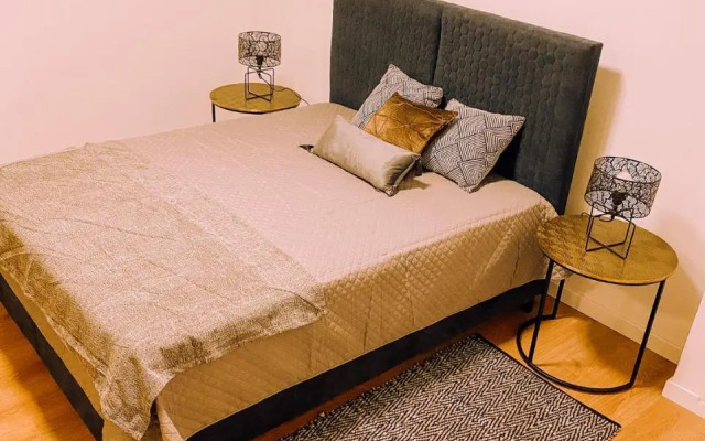 Newly Renovated Super-Chic Apartment