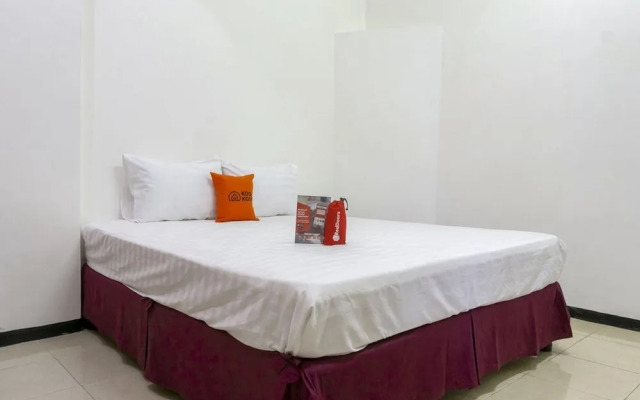 RedDoorz near Widya Mandala University