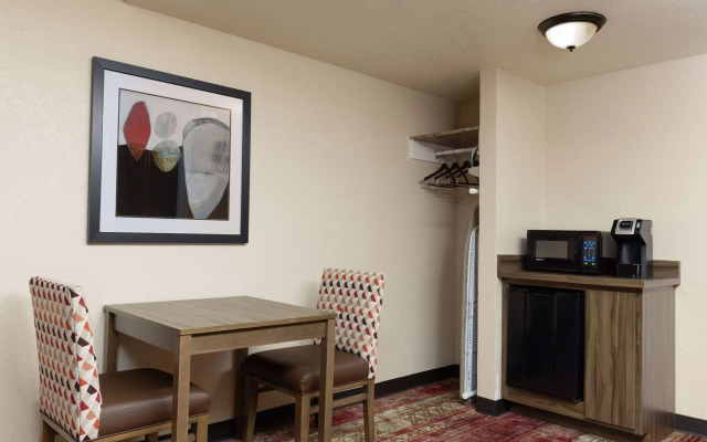 Ramada by Wyndham Elko Hotel at Stockmen's Casino