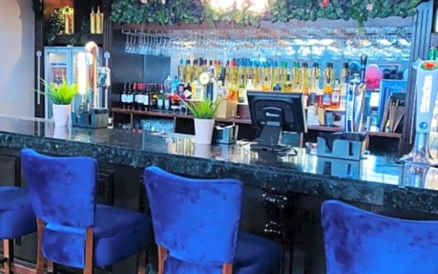 The Queens Hotel