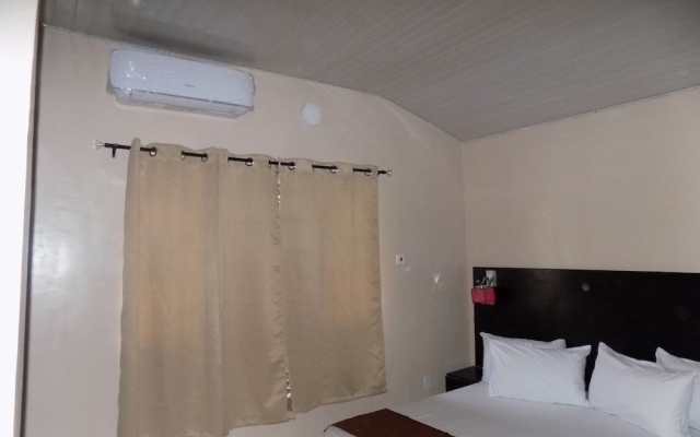 Posh Apartments Bussiness Hotel