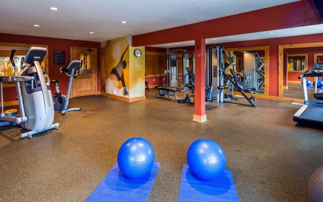 Green Mill Village Hotel & Suites, BW Signature Collection