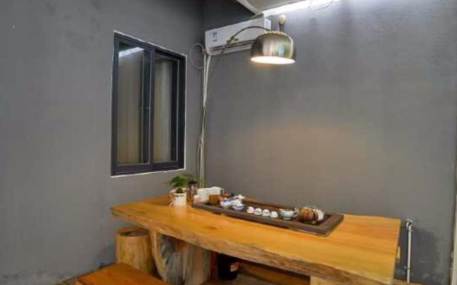 Bushe Cuoguo Inn