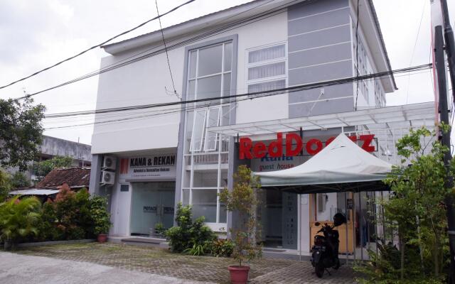RedDoorz near GOR Satria Purwokerto