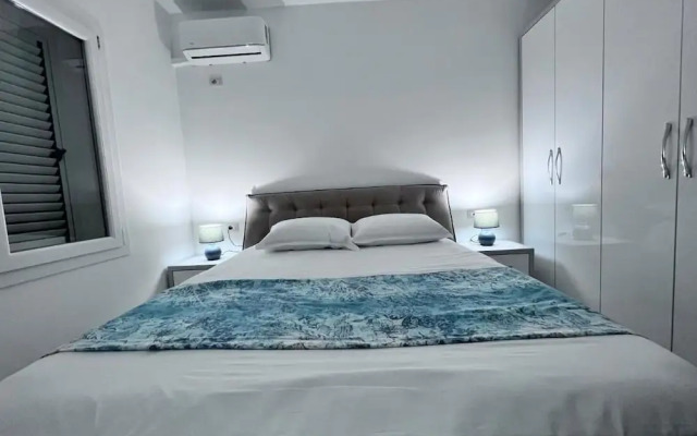 White Luxury Apartment