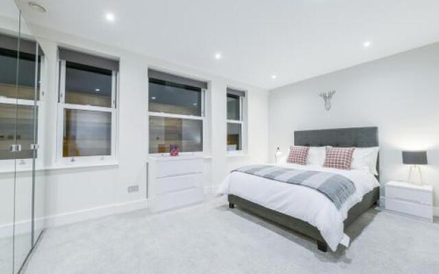 Stunning Ealing Apartment