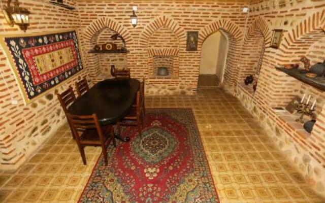 Guest House 2017