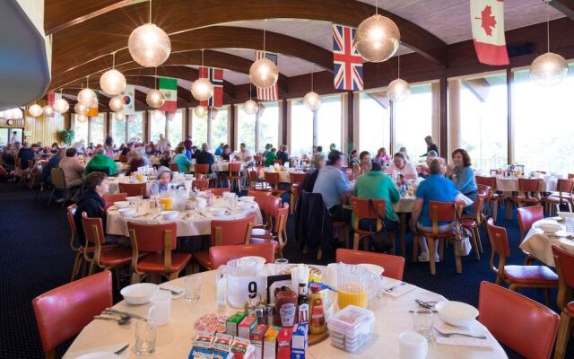 Sunny Hill Resort & Golf Course