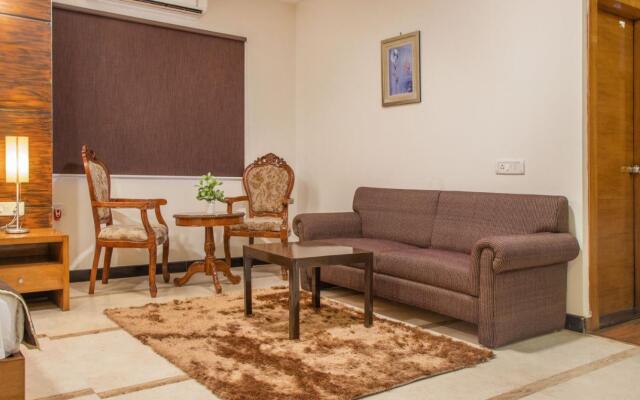 Omatra Hotel Infantry Road
