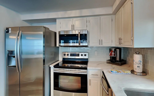 Shoreline Towers by Southern Vacation Rentals