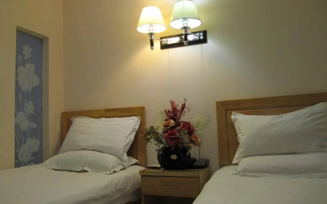 Pebble Hotel (Shanghai New International Expo Center Longyang Road Metro Station)