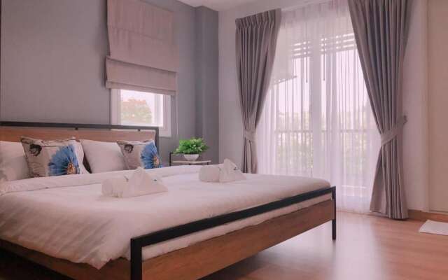 Living at Sphere Apartment - Family room