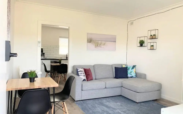 3BR Unit Free Park Wifi Campbelltown