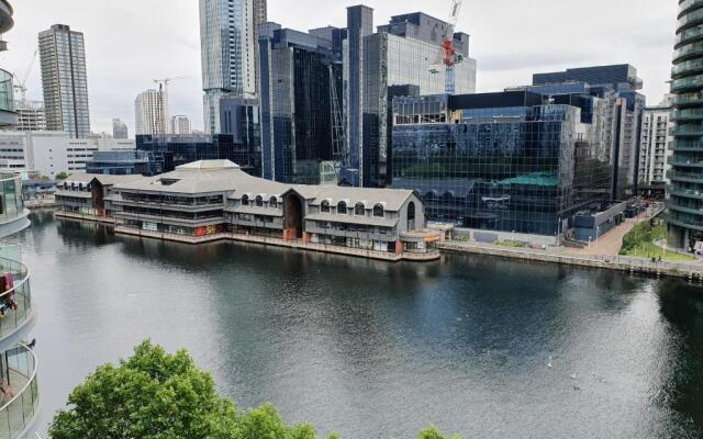 1 Bed Suite, Waterside, Canary Wharf