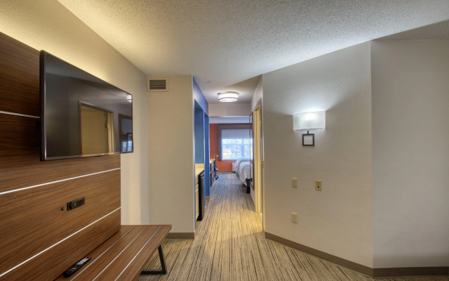 Holiday Inn Express Hotel & Suites Oshkosh by IHG