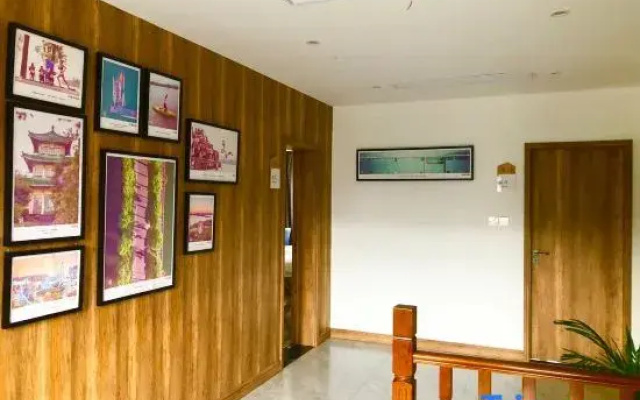 Donghu Family Travel Homestay