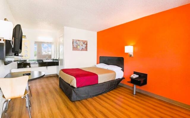 Motel 6 Mobile North