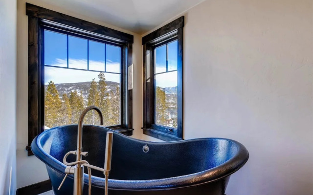 Breck_summit_at_shockhill