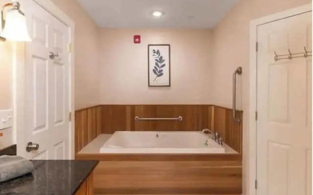 TuckAway Suites at East Branch