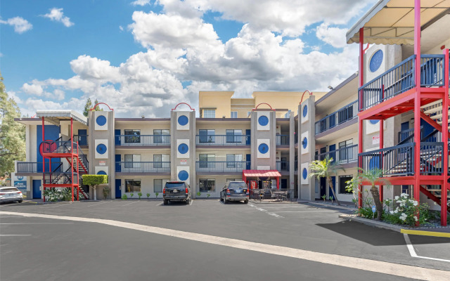 Best Western Courtesy Inn Hotel - Anaheim Resort at the Park