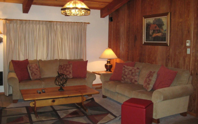 Chateau Sans Nom by Mammoth Reservation Bureau